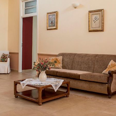 Hotel Oiti Loutra Ipatis Bagian luar foto