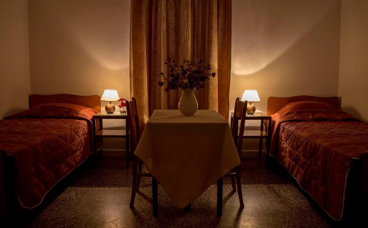 Hotel Oiti Loutra Ipatis Bagian luar foto