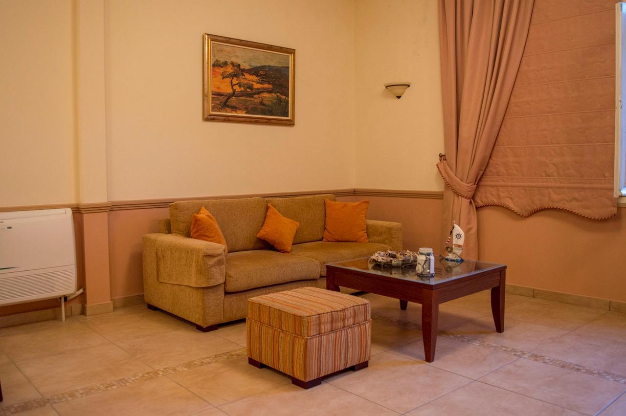 Hotel Oiti Loutra Ipatis Bagian luar foto